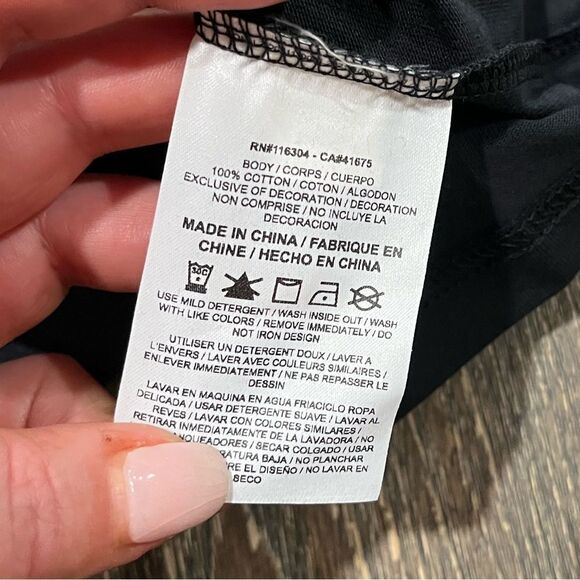 NWOT Converse Leopard Chuck Taylor Patch T-Shirt Slim Fit Crewneck Black Small - Picture 4 of 5